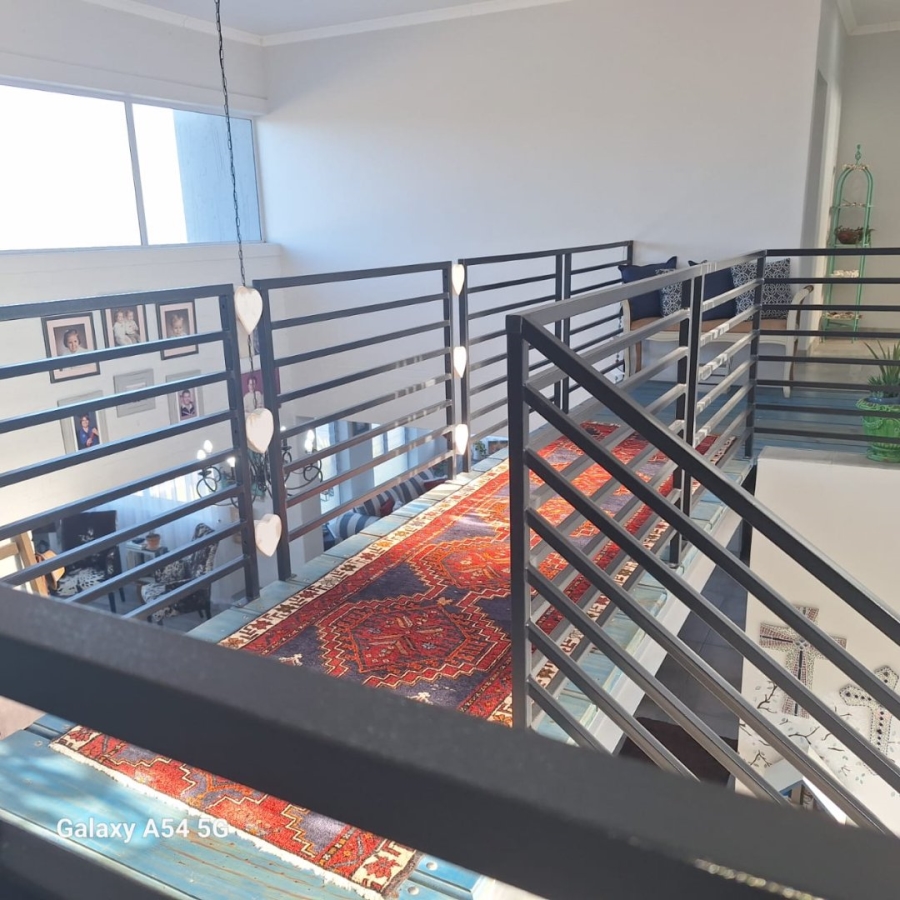  Bedroom Property for Sale in Fraaiuitsig Western Cape